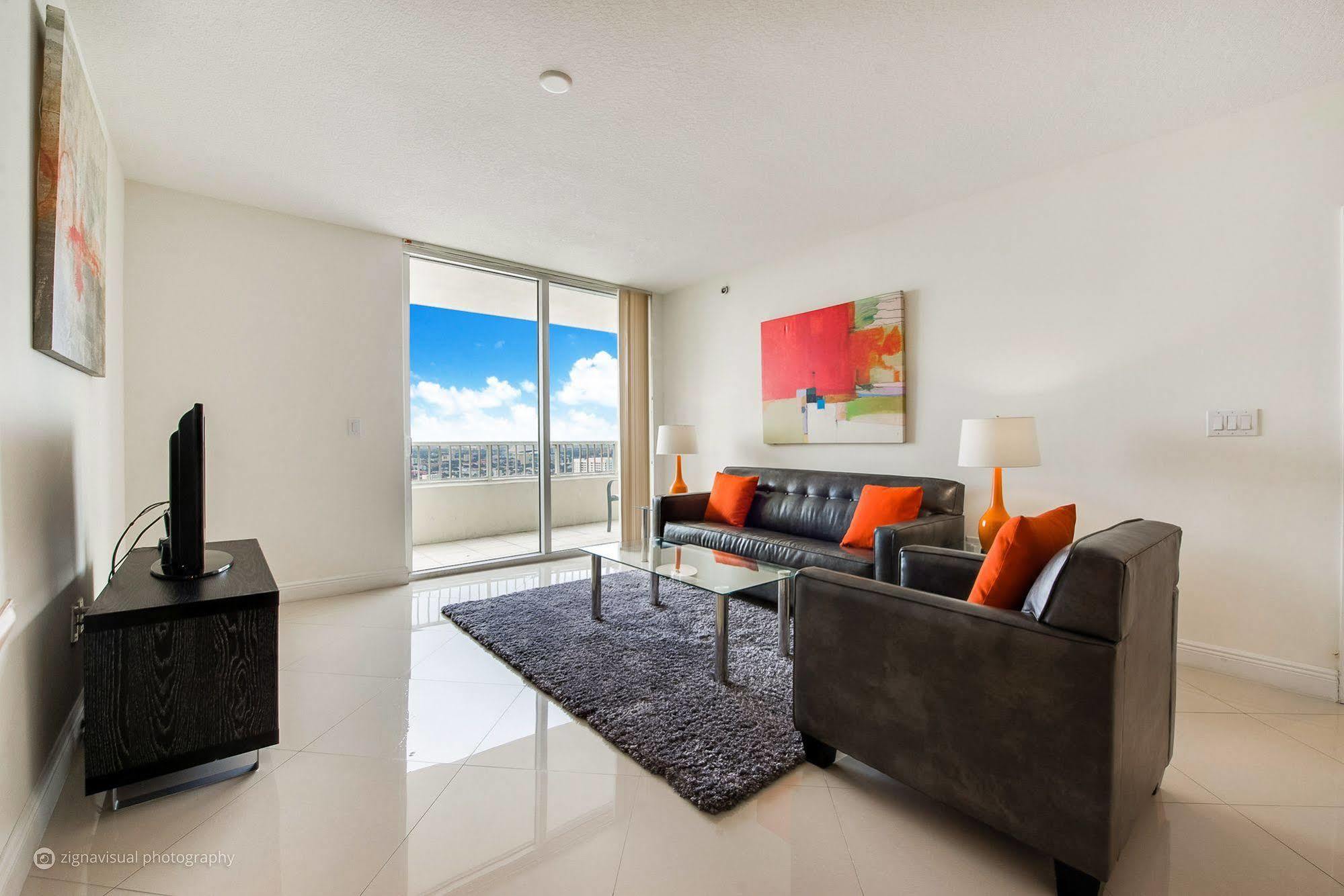 Churchill Suites Miami Brickell - One Broadway Exteriér fotografie